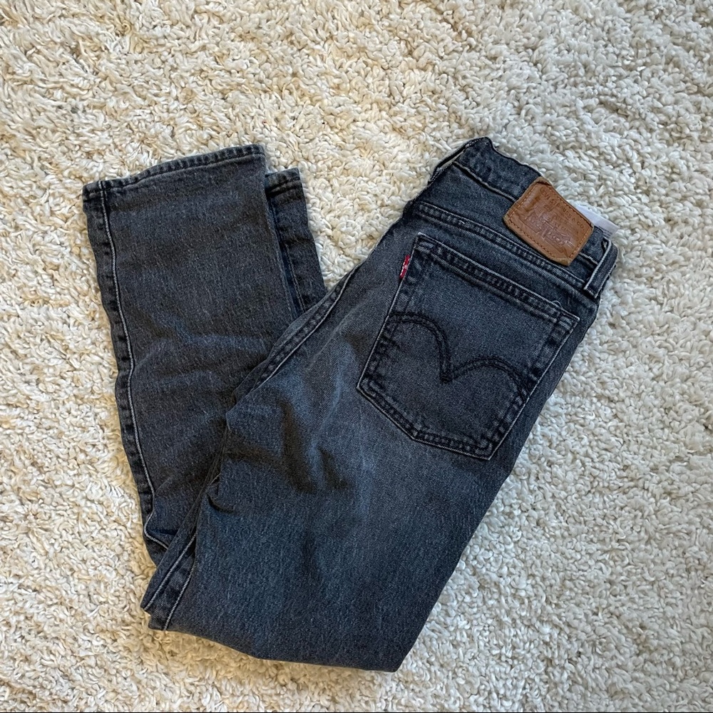 WEDGIE LEVIS